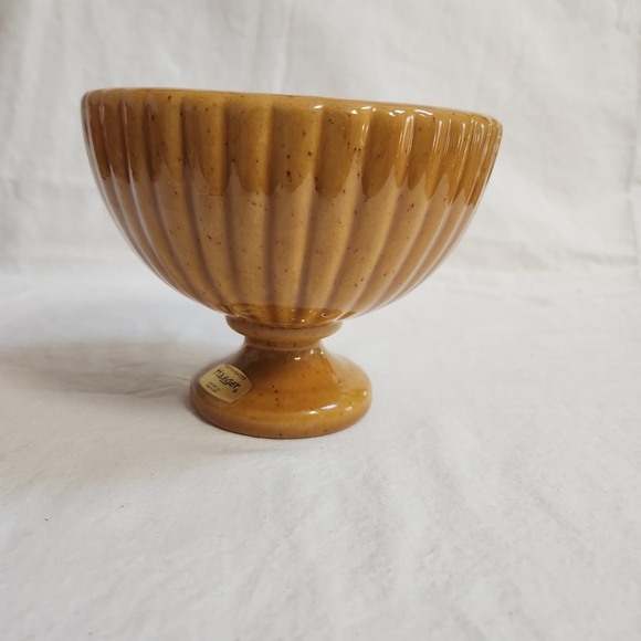 Haeger Gold Ceramic Ribbed Planter - Picture 12 of 13